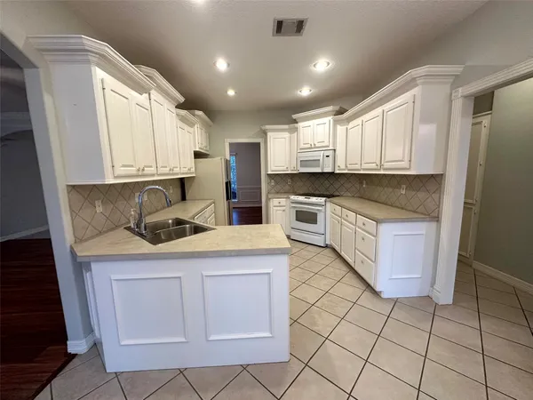 $2,325 | 12629 Capricornus, Willis, TX 77318