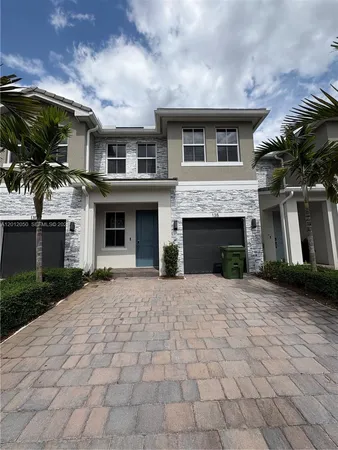 $4,200 | 135 Southwest 171st Avenue, Unit 135, Pembroke Pines, FL 33027