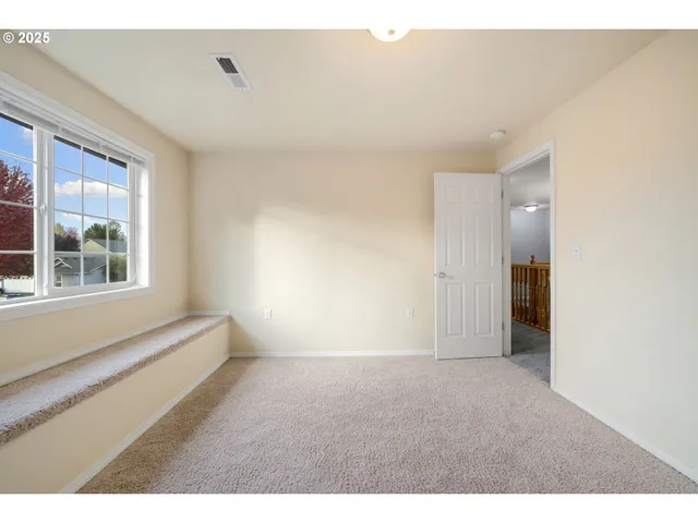 a view of empty room with window