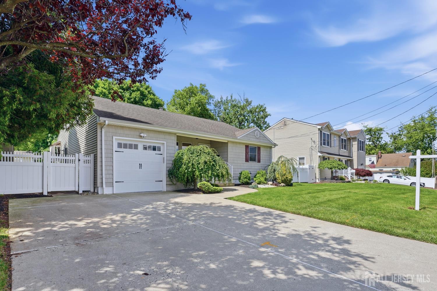 31 Middle Hill Road Colonia, NJ 07067 - Photo 3 of 50