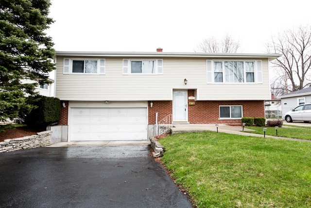 117 Evergreen Street Addison, IL 60101 - Photo 2 of 8