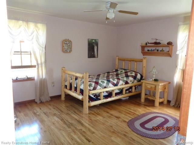 8233 Oatman Road Avoca, MI 48006 - Photo 19 of 34 Picture 068.jpg
