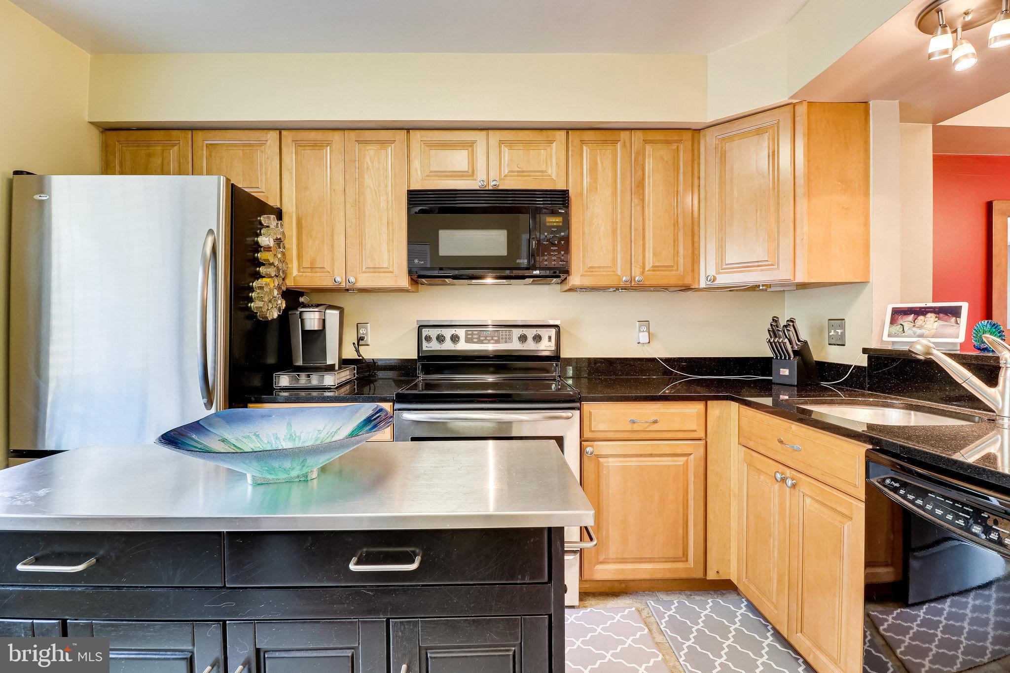 8569 Springfield Oaks Drive Springfield, VA 22153 - Photo 12 of 51 Gallery Image 12