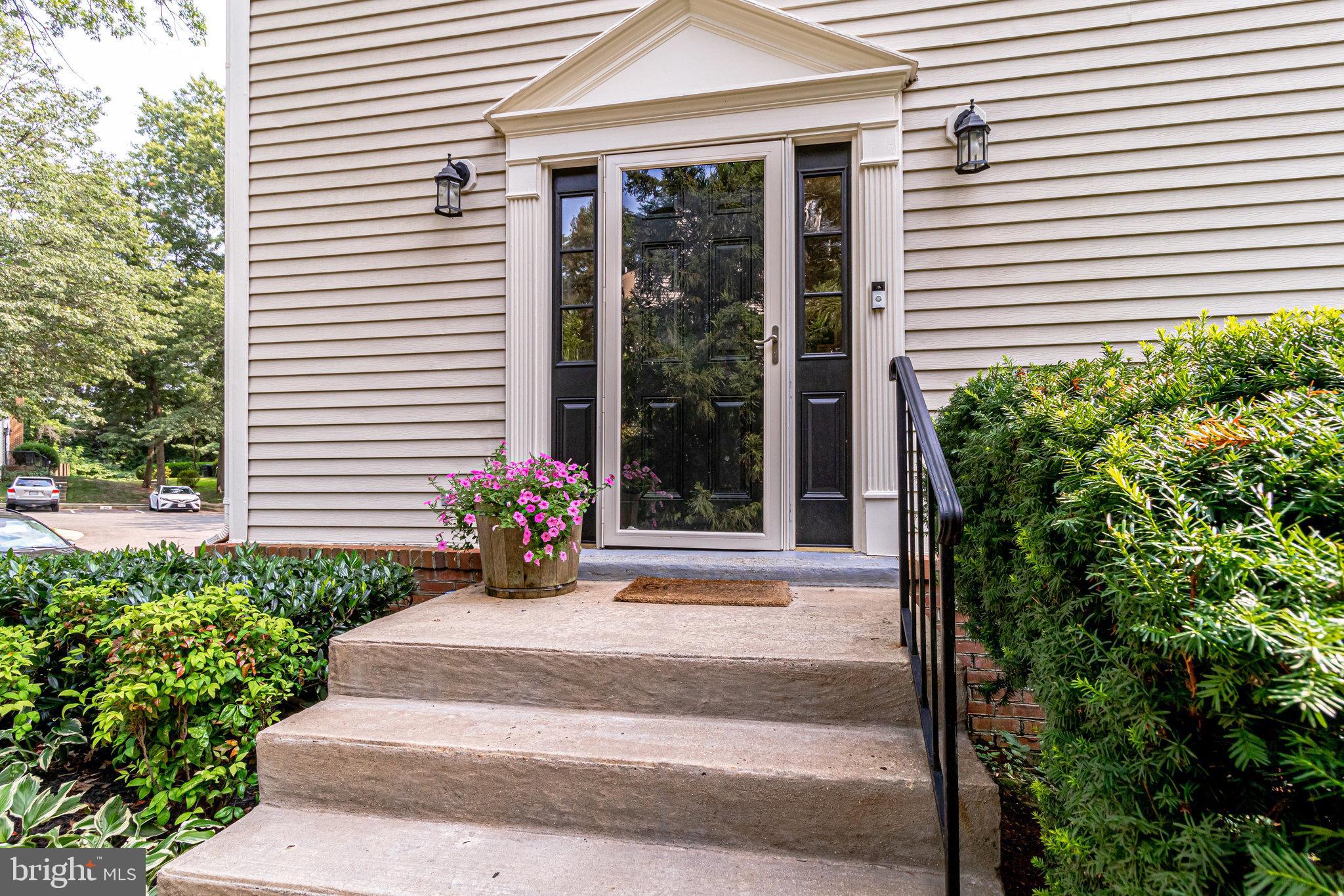 8569 Springfield Oaks Drive Springfield, VA 22153 - Photo 4 of 51 Gallery Image 4