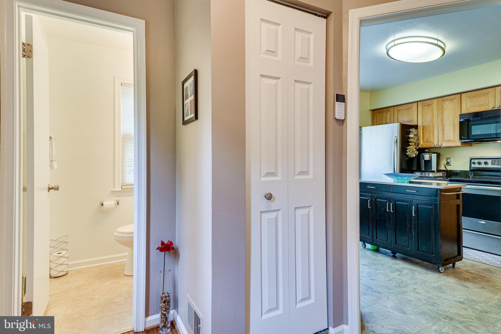 8569 Springfield Oaks Drive Springfield, VA 22153 - Photo 6 of 51 Gallery Image 6