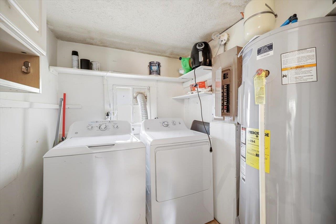1296 New Hope Road Staunton, VA 24401 - Photo 16 of 37 a utility room with dryer and washer