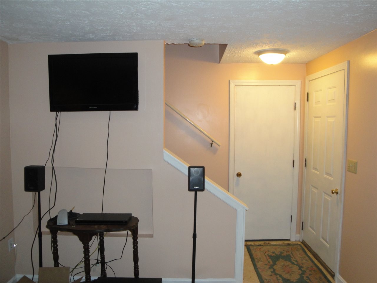 197 N Road Sandown, NH 03873 - Photo 6 of 20