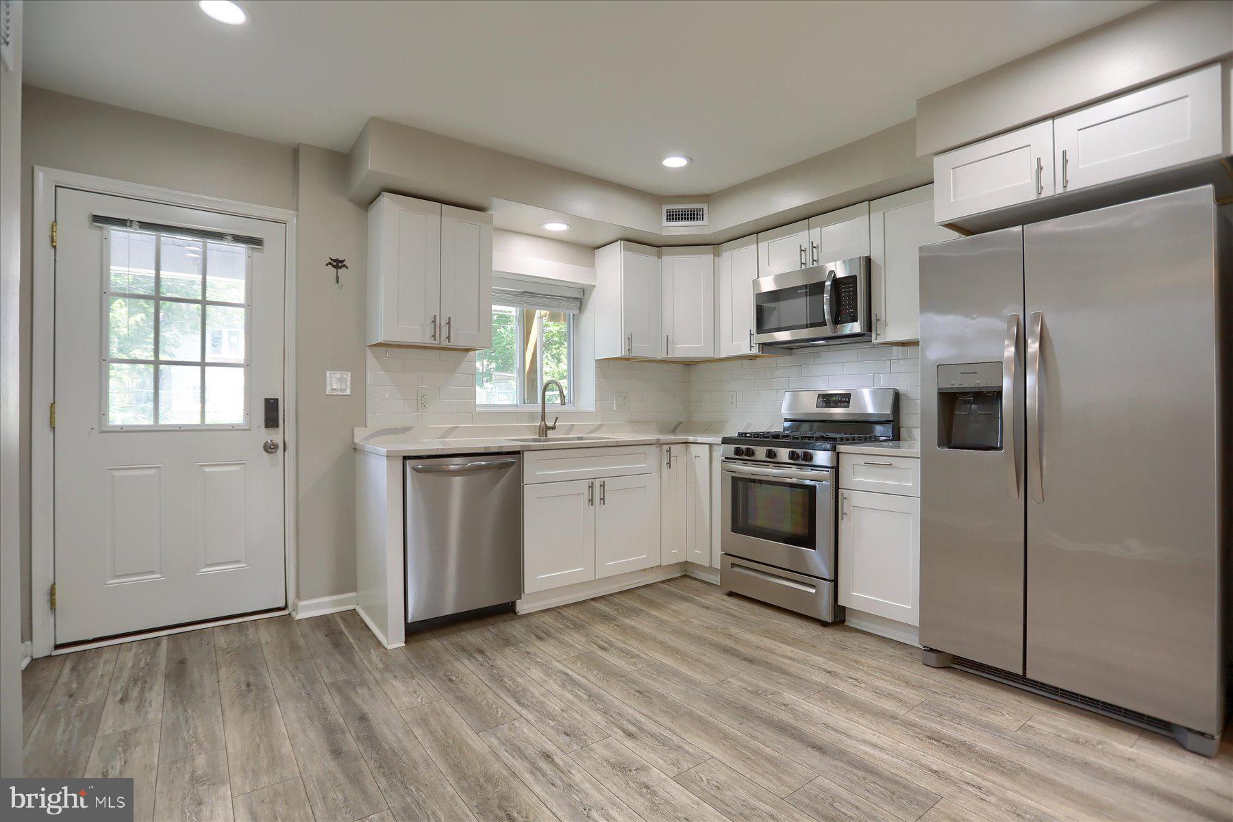 1207 Anglesea Street Baltimore, MD 21224 - Photo 7 of 28