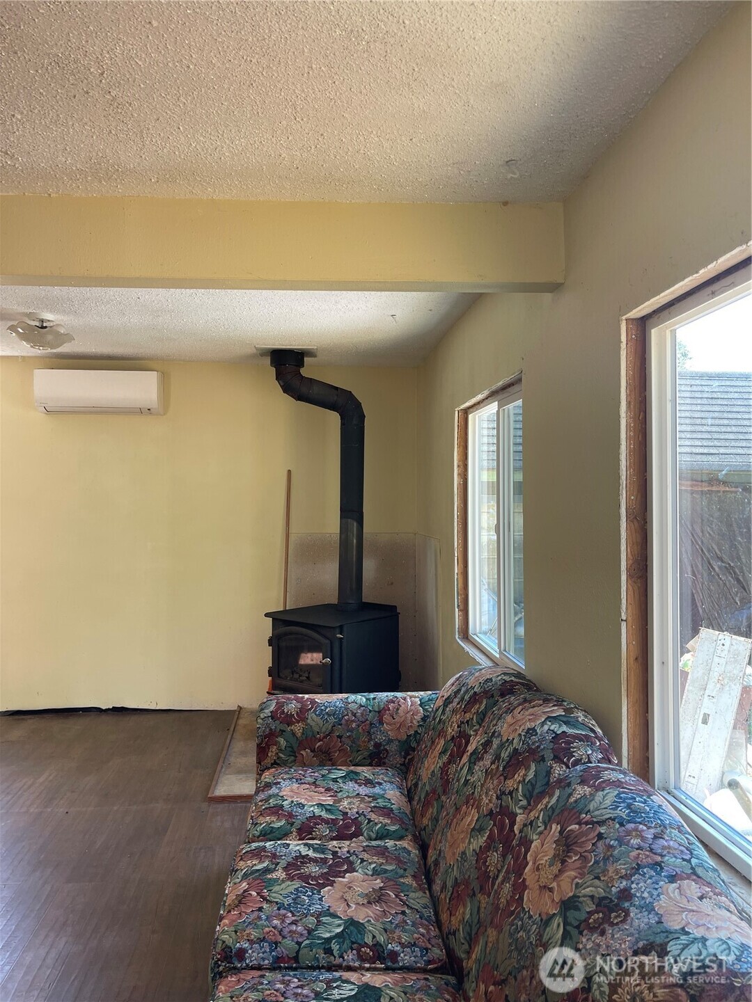 62 Urych Road Raymond, WA 98577 - Photo 3 of 13 Gallery Image 3
