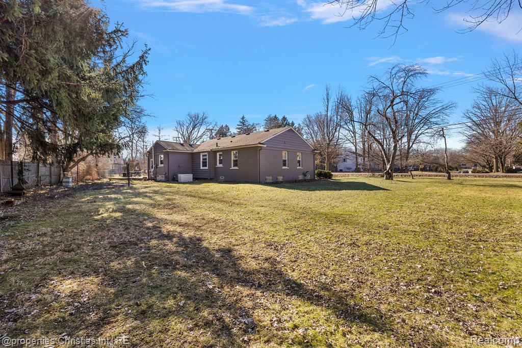 32630 Evergreen Road Beverly Hills, MI 48025 - Photo 33 of 37