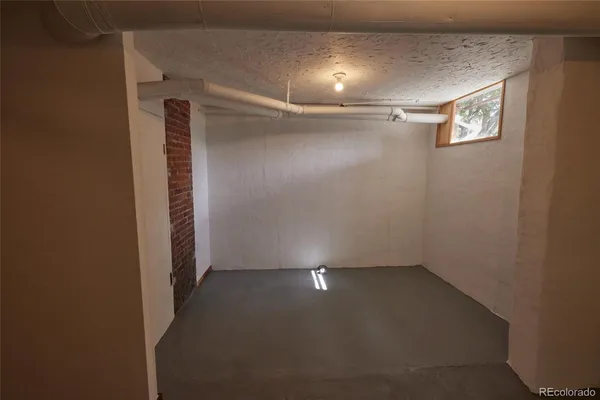 a view of a garage