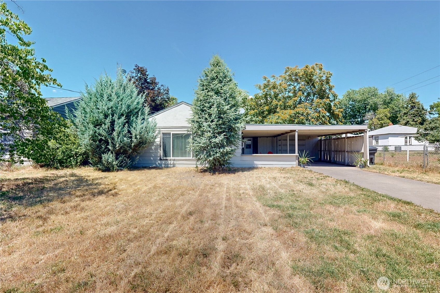 735 Northeast Spitzenberg Street College Place, WA 99324 - Photo 2 of 34