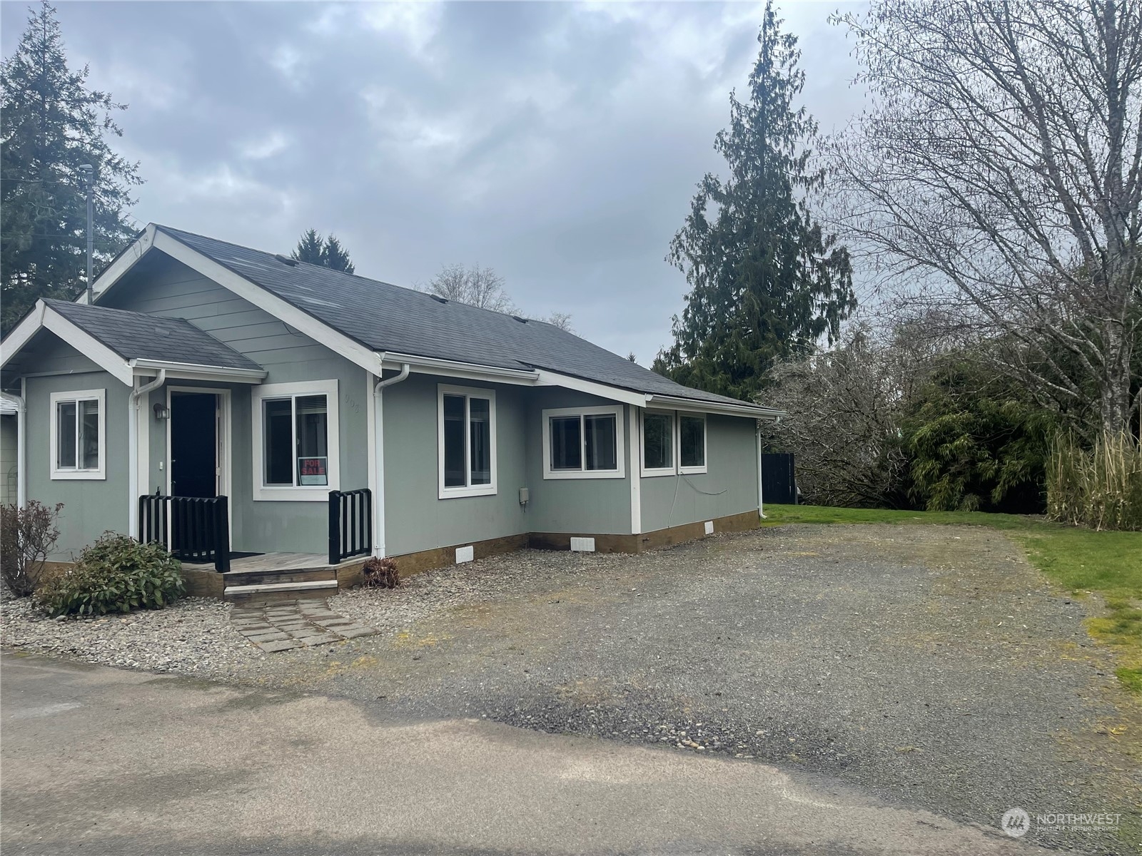 908 Distler Street Cosmopolis, WA 98537 - Photo 2 of 32 Gallery Image 2
