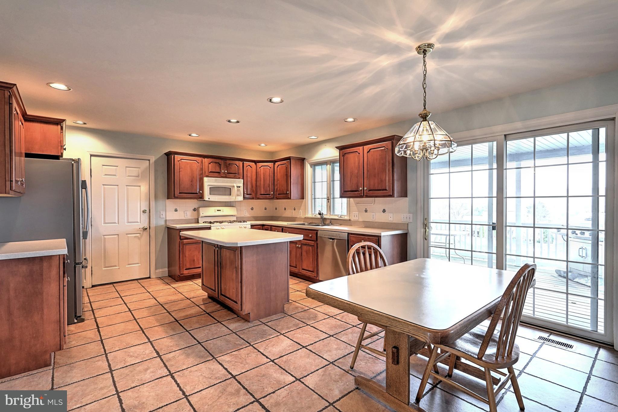 591 Campbell Road York, PA 17402 - Photo 6 of 25 Gallery Image 6