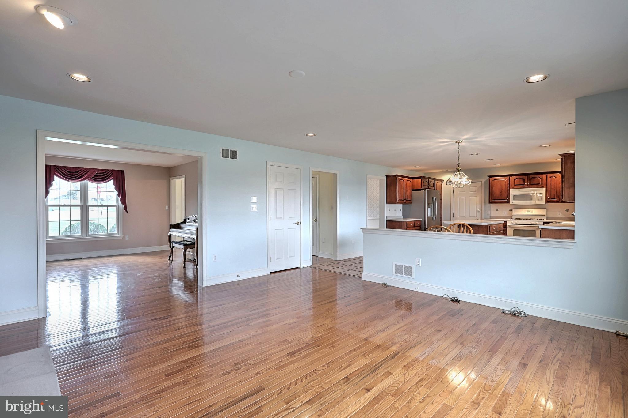 591 Campbell Road York, PA 17402 - Photo 9 of 25 Gallery Image 9