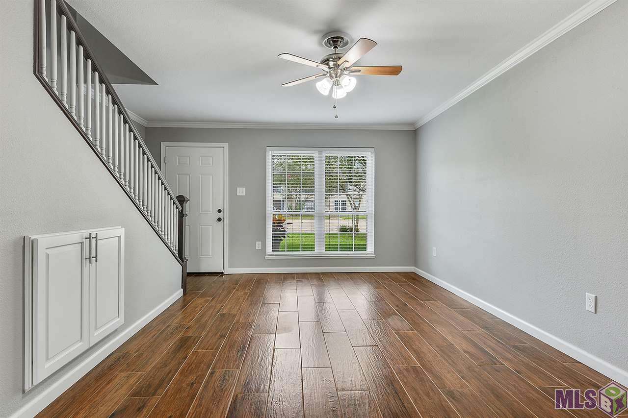 540 South Flannery Road, Unit D Baton Rouge, LA 70815 - Photo 1 of 9 Living