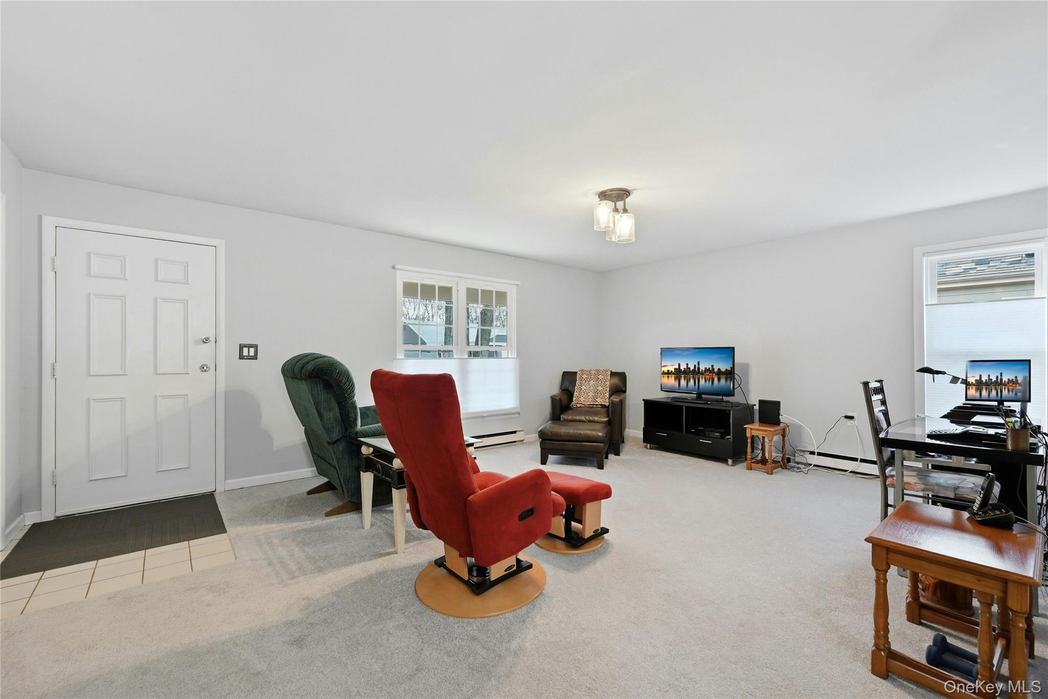 204 Belfast Lane Ridge, NY 11961 - Photo 4 of 23
