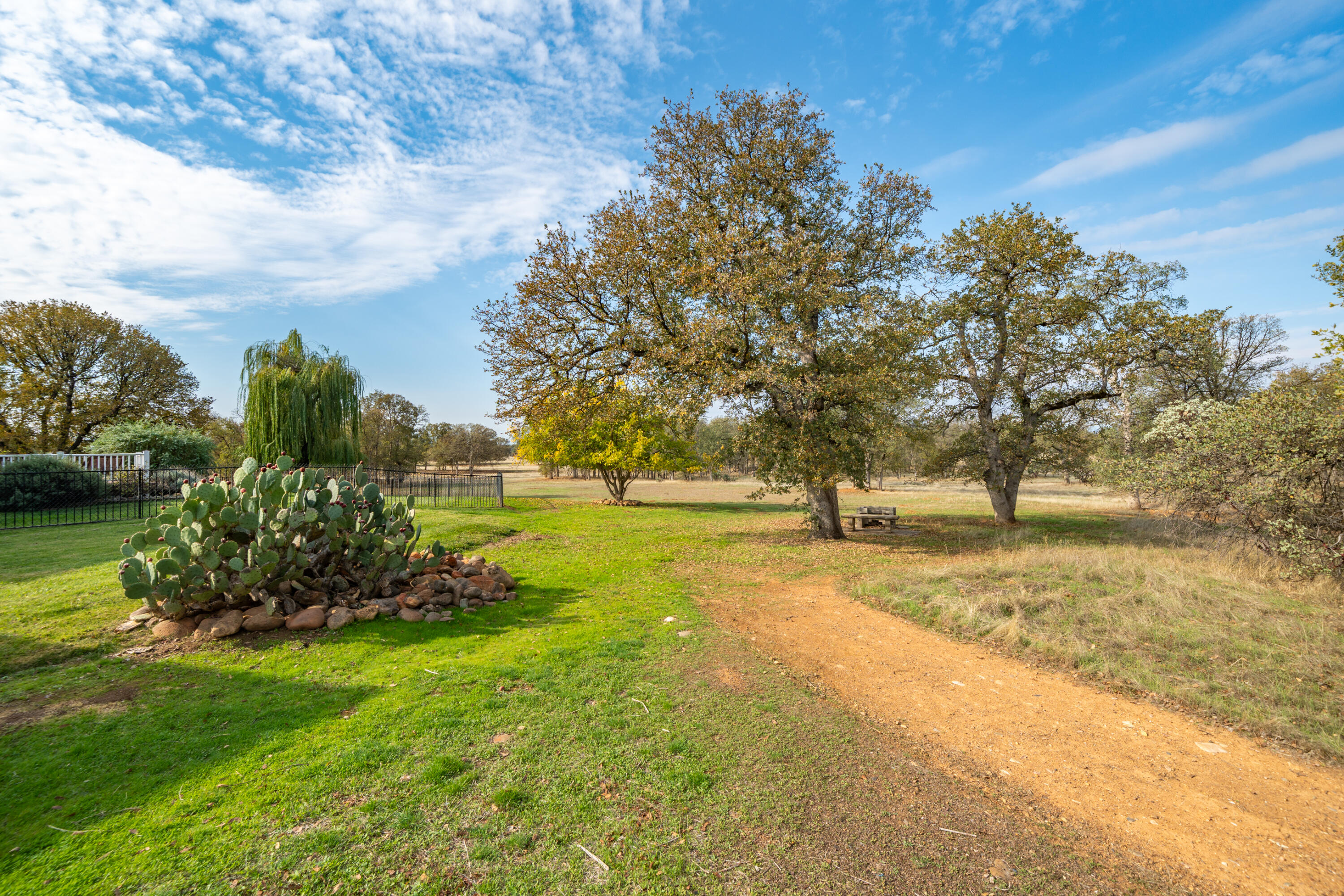 8180 Whispering Oaks Road Redding, CA 96002 - Photo 75 of 100 WALKING PATH