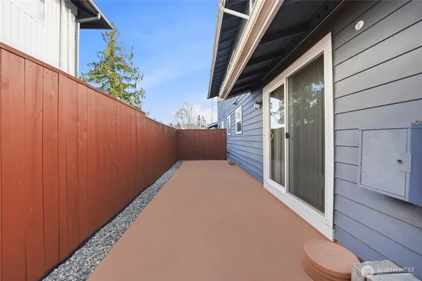 $409,950 | 1721 Madison Street, Unit B, Everett, WA 98203