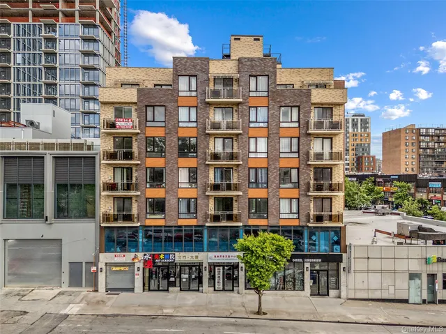 $798,000 | 138-12 Northern Boulevard, Unit 5D | Downtown Flushing