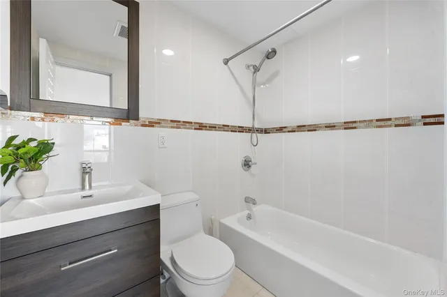 $798,000 | 138-12 Northern Boulevard, Unit 5D | Downtown Flushing