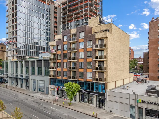 $798,000 | 138-12 Northern Boulevard, Unit 5D | Downtown Flushing