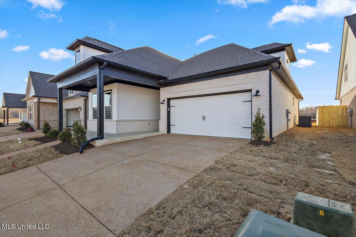 791 Quitman Court East Nesbit, MS 38651 - Photo 3 of 40 Lambert