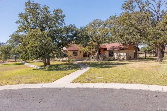 $950,000 | 1200 Doe Run, Fredericksburg, TX 78624