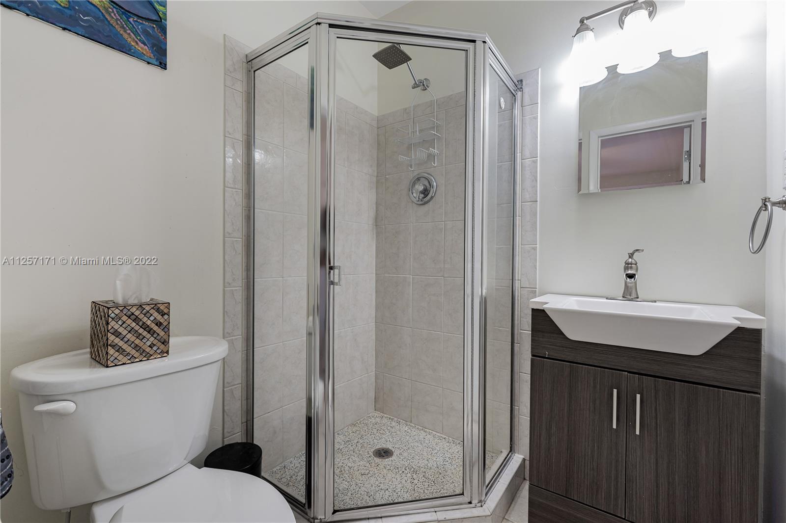 19218 Southwest 92nd Road Cutler Bay, FL 33157 - Photo 20 of 41 Master Bath