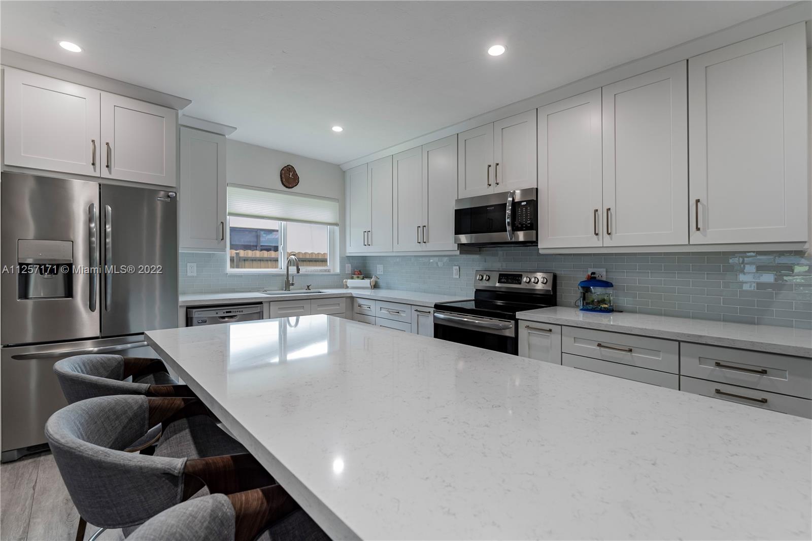 19218 Southwest 92nd Road Cutler Bay, FL 33157 - Photo 2 of 41