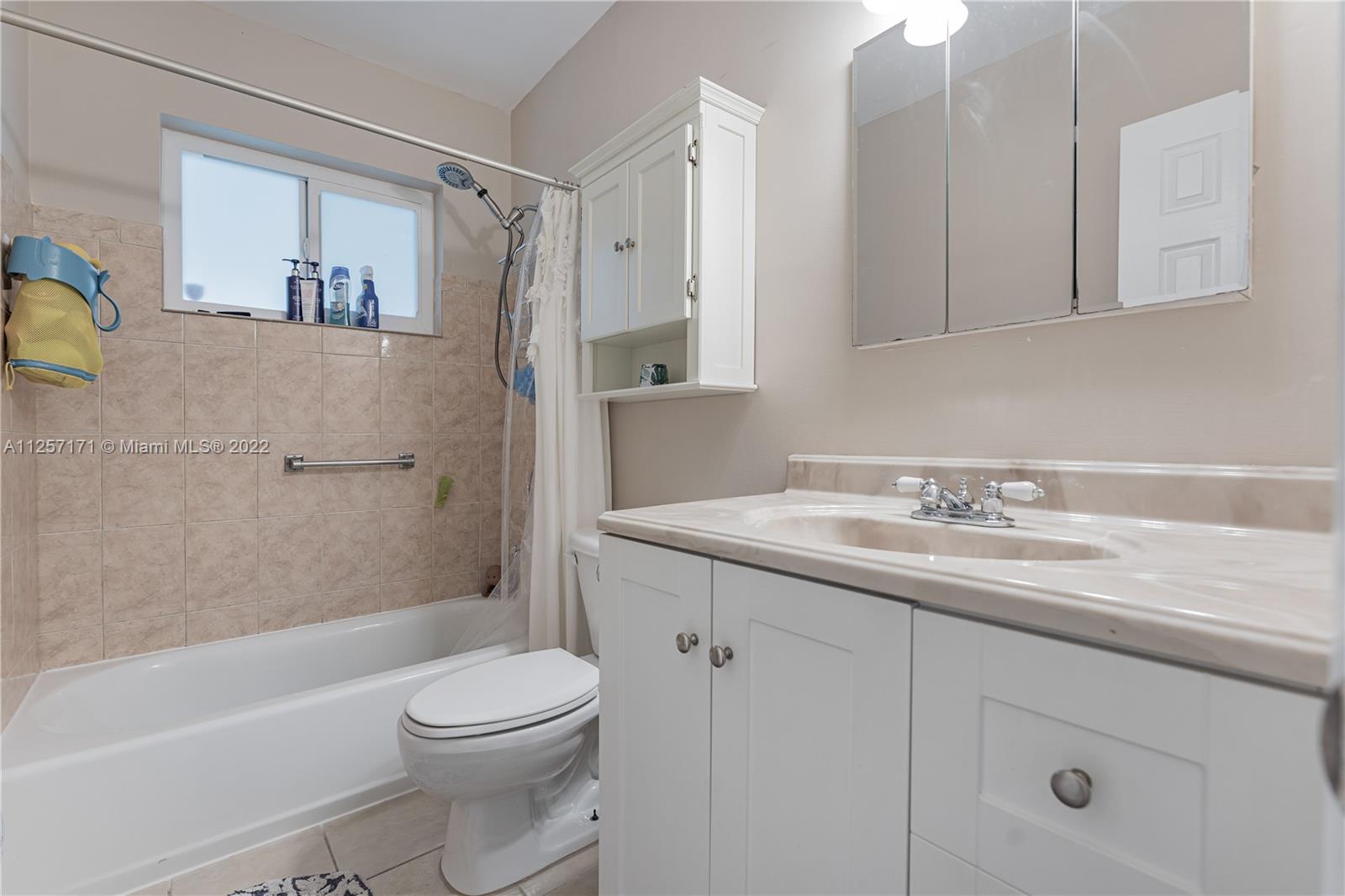 19218 Southwest 92nd Road Cutler Bay, FL 33157 - Photo 23 of 41 Guest Bath