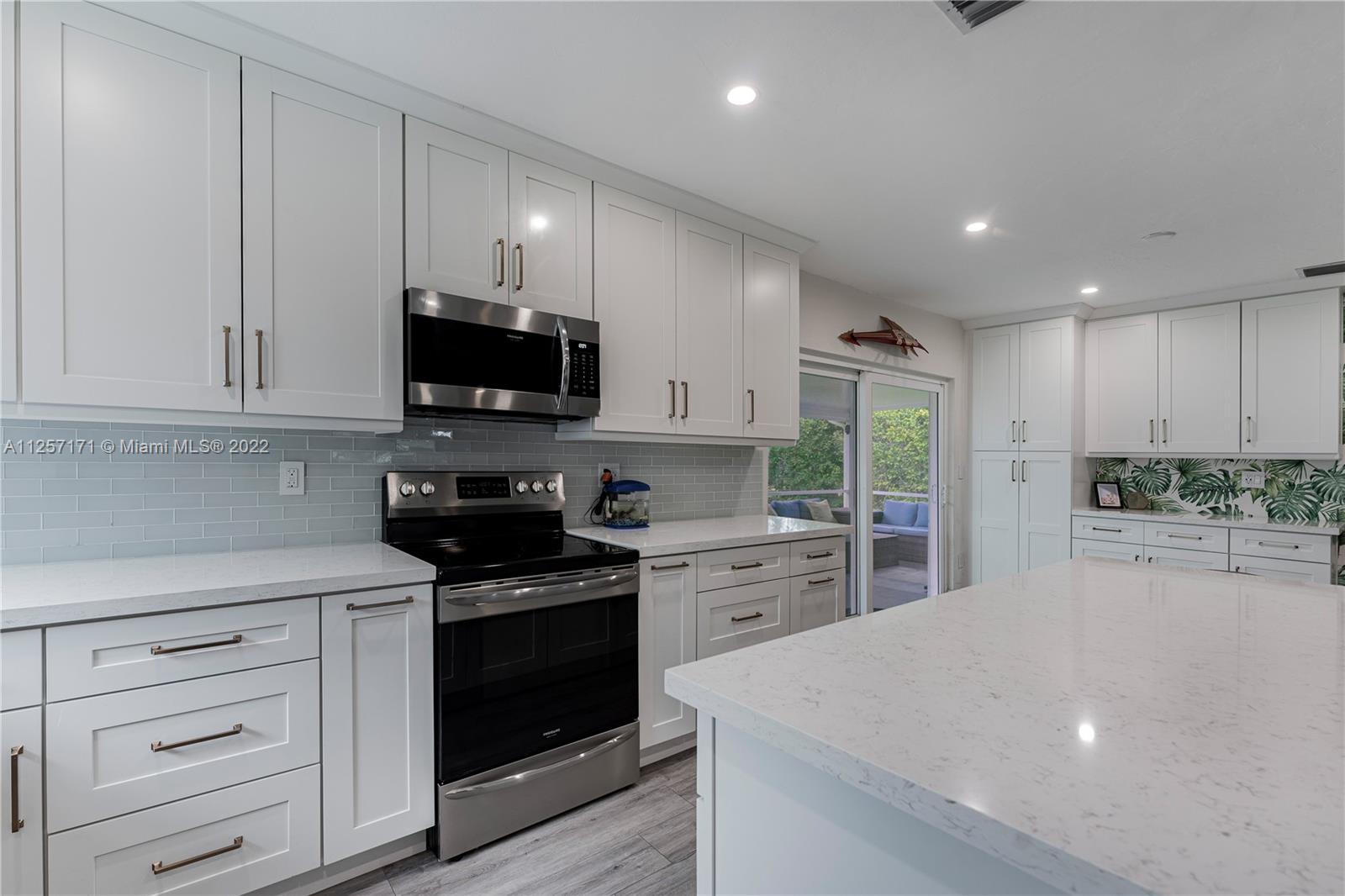 19218 Southwest 92nd Road Cutler Bay, FL 33157 - Photo 3 of 41