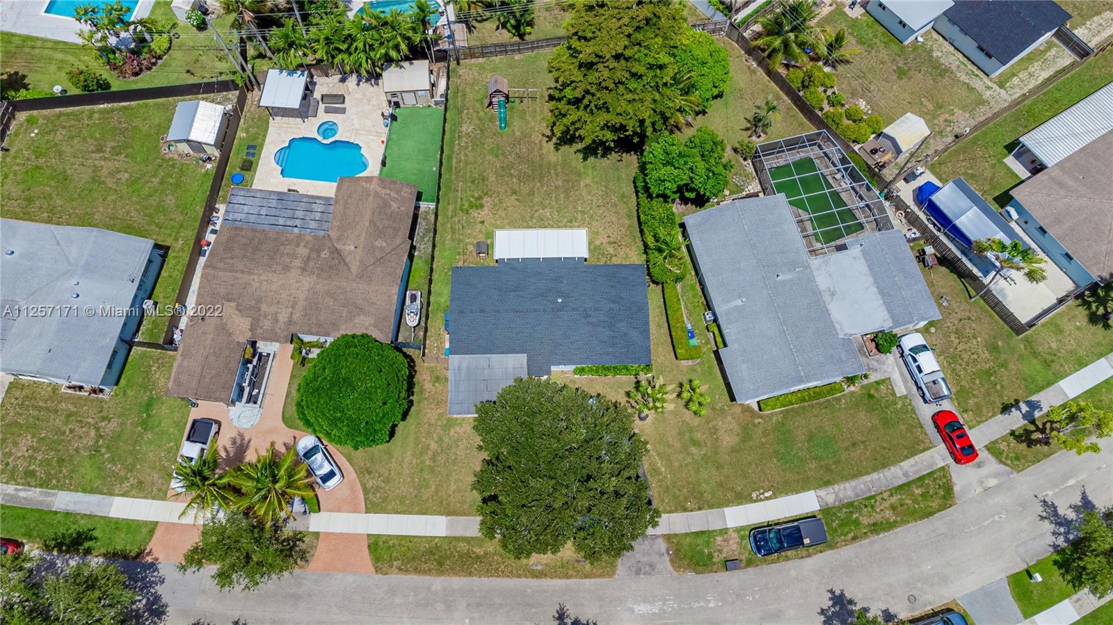 19218 Southwest 92nd Road Cutler Bay, FL 33157 - Photo 39 of 41