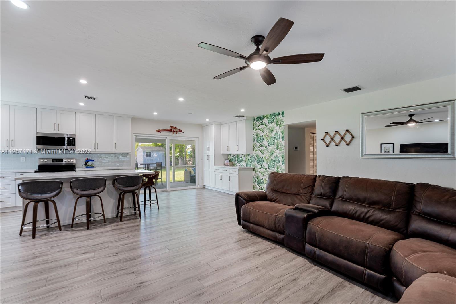 19218 Southwest 92nd Road Cutler Bay, FL 33157 - Photo 6 of 41