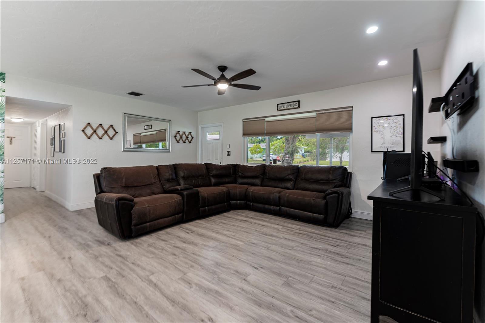 19218 Southwest 92nd Road Cutler Bay, FL 33157 - Photo 10 of 41