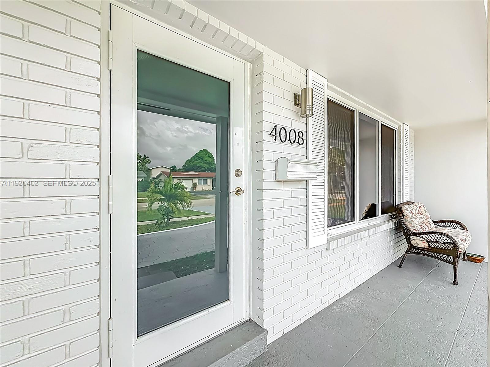 4008 Adams Street Hollywood, FL 33021 - Photo 4 of 54 a view of a entryway