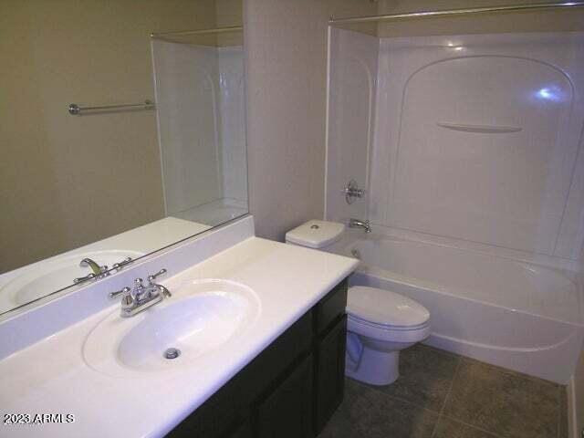 609 East Pearce Road Phoenix, AZ 85042 - Photo 8 of 33 Photo #7
