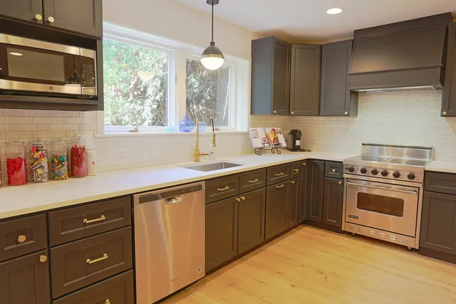 $750,000 | 1719 Wildberry Drive, Unit B, Glenview, IL 60025