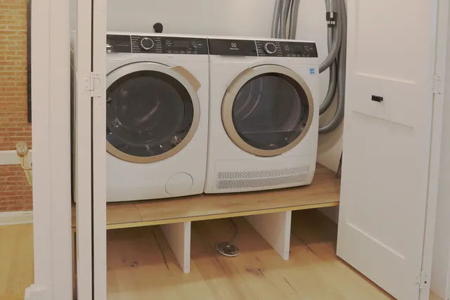 $750,000 | 1719 Wildberry Drive, Unit B, Glenview, IL 60025