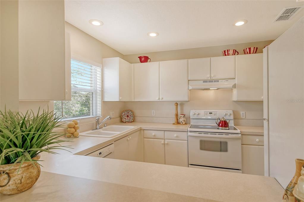 381 Bobby Jones Road, Unit 381 Sarasota, FL 34232 - Photo 15 of 32 Gallery Image 15