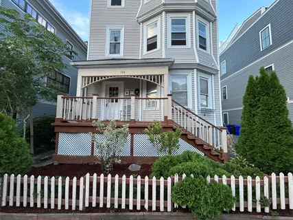 $1,395,000 | 194 Boylston Street, Boston, MA 02130