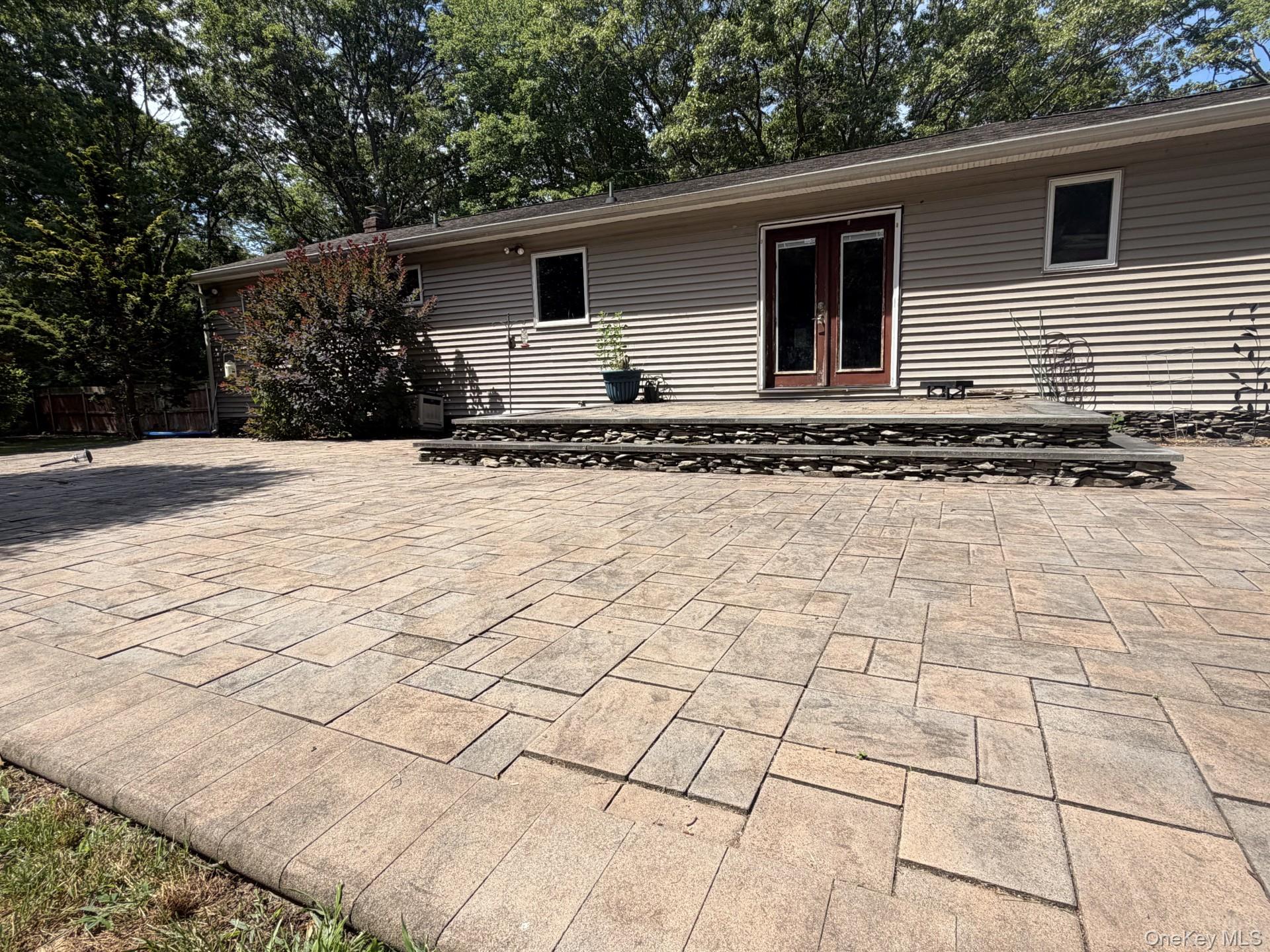 9 Pleasant View Road Ridge, NY 11961 - Photo 2 of 9