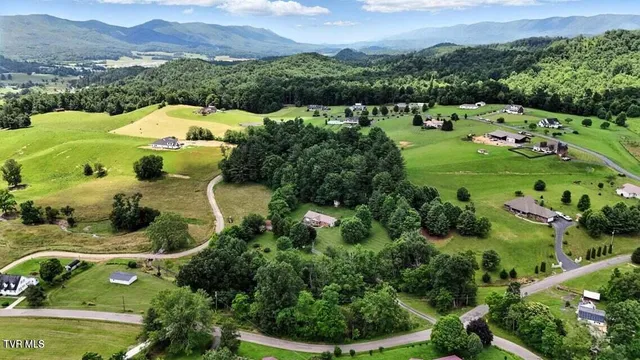 $499,900 | 1037 Swift Hollow Road, Mountain City, TN 37683