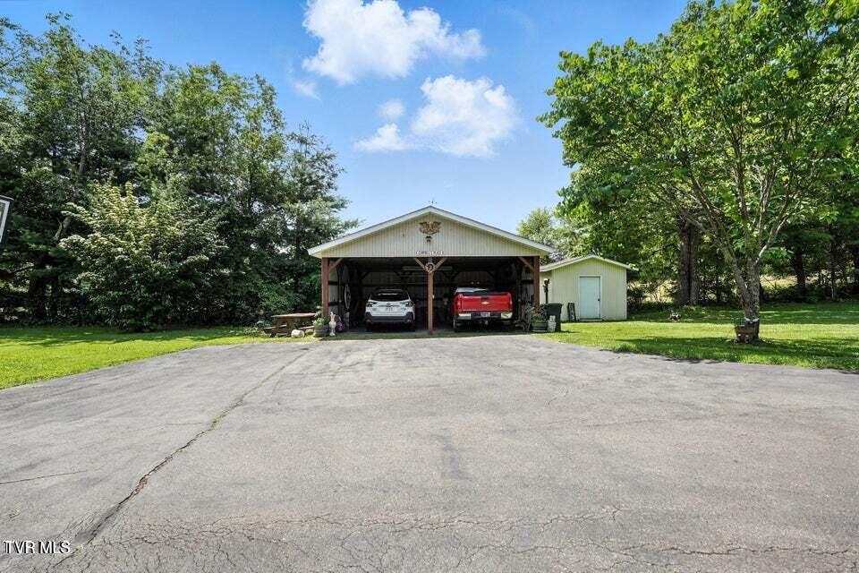1037 Swift Hollow Road Mountain City, TN 37683 - Photo 32 of 47 carport