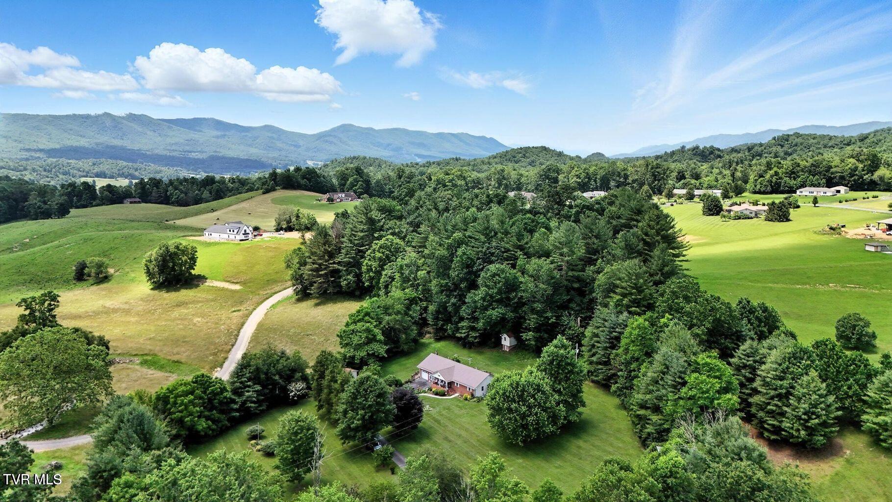 1037 Swift Hollow Road Mountain City, TN 37683 - Photo 39 of 47 mountain property