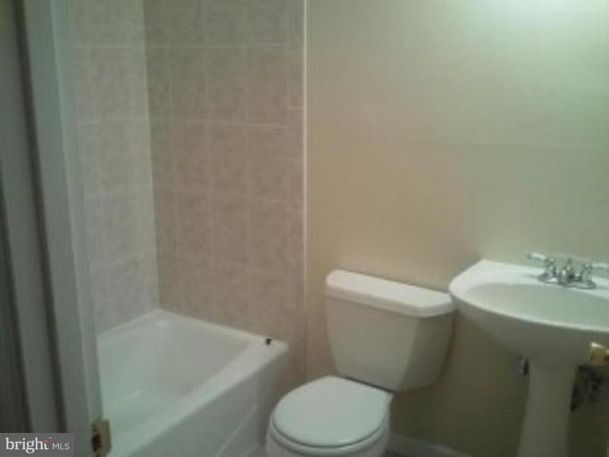 6013 Frontier Drive Springfield, VA 22150 - Photo 12 of 12 Bath #1