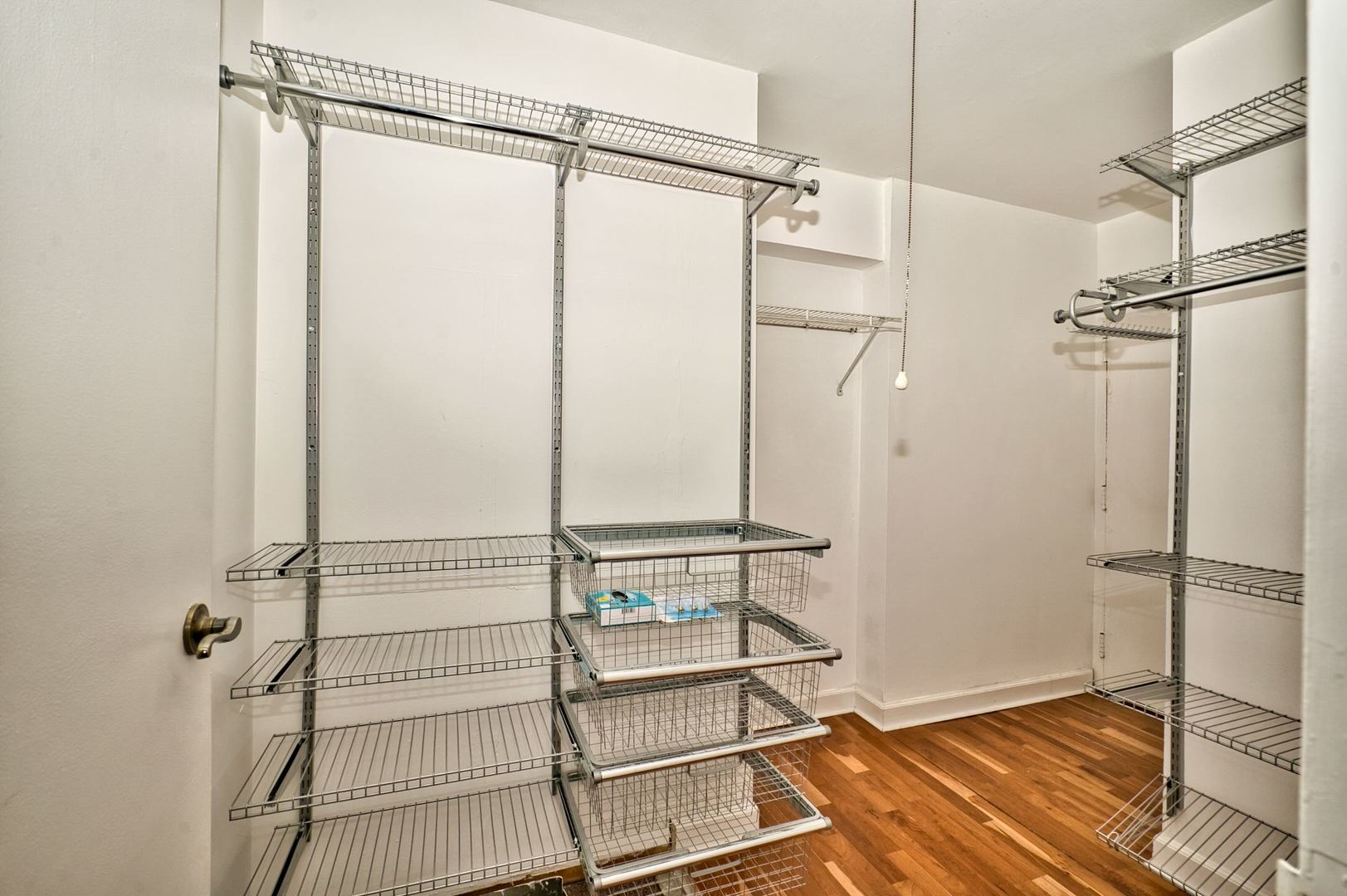 6166 North Sheridan Road, Unit 26A Chicago, IL 60660 - Photo 22 of 27 a bathroom with a shower