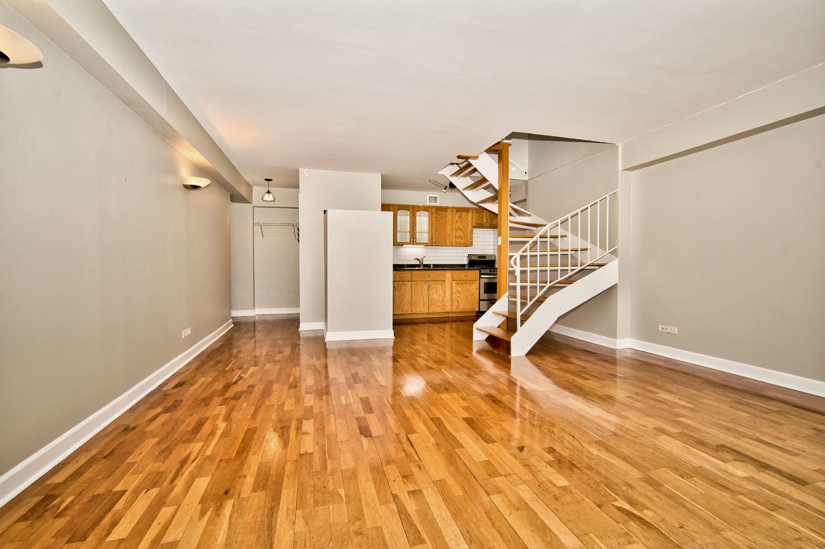 6166 North Sheridan Road, Unit 26A Chicago, IL 60660 - Photo 10 of 27 a view of entryway with wooden floor