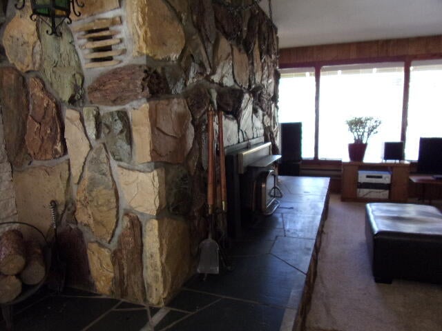 16880 Ford Road Rogue River, OR 97537 - Photo 12 of 37 stone hearth wood insert