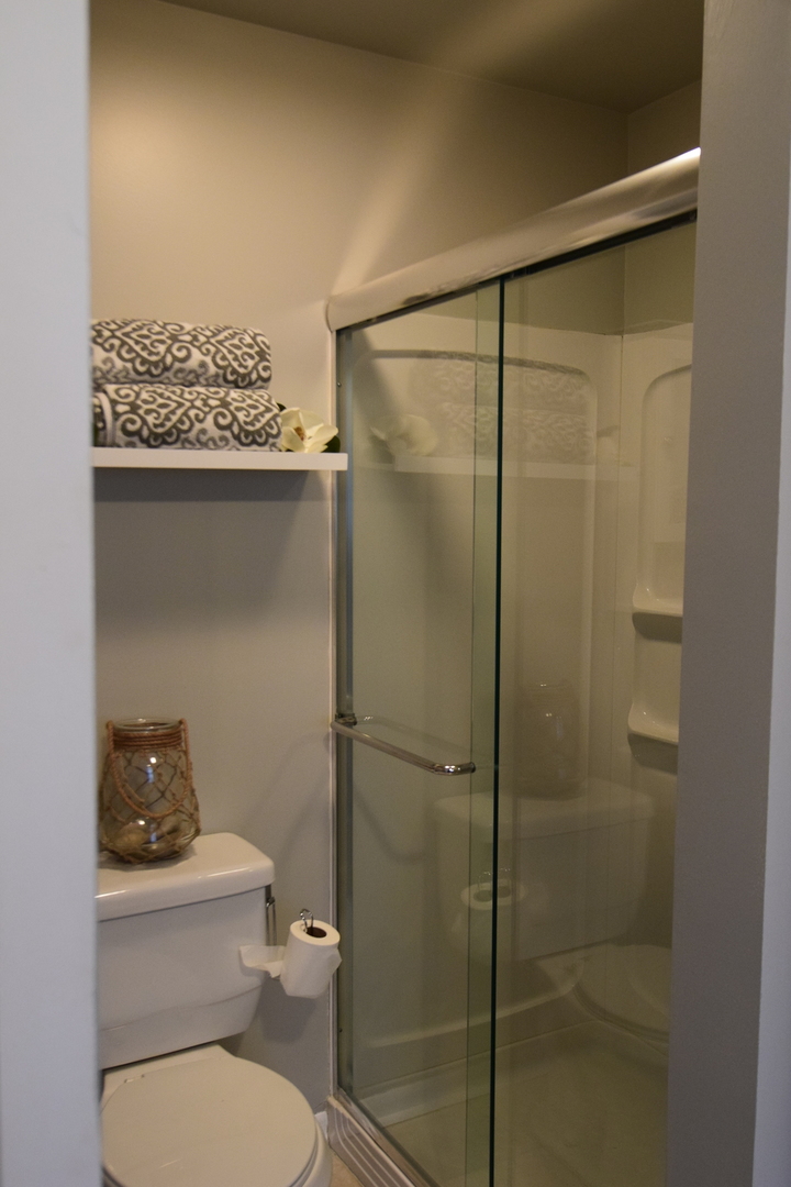 719 Spring Street Roselle, IL 60172 - Photo 22 of 28 Gallery Image 22